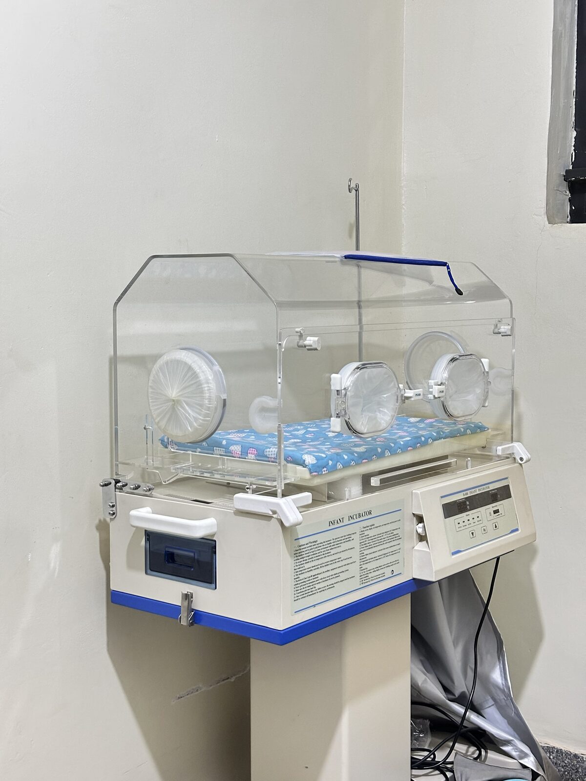 Infant incubator at Entebbe Medical Chambers